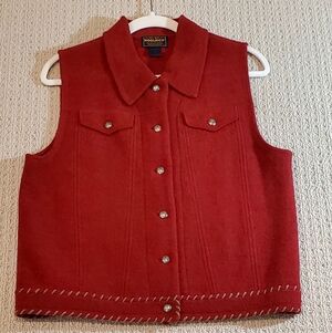 Woolrich Dark Red Button Front Wool Vest Tan Whipstitch Trim, Wm Med., Like New
